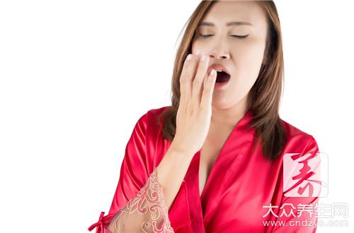 喉咙有痰口臭怎么回事？