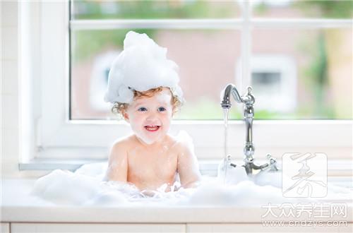 婴儿洗澡水温多少度