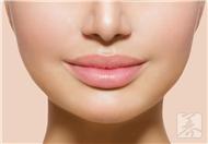 嘴唇掉皮是怎么回事?四成因最常见