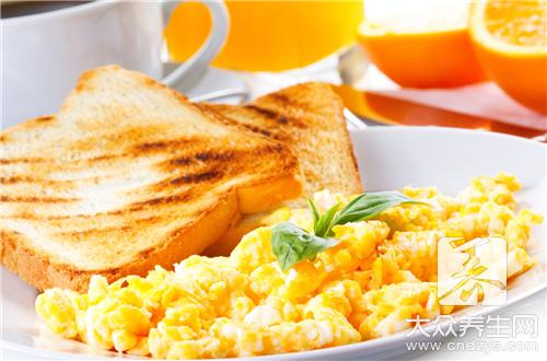 不吃早饭易显老！盘点五大要命饮食法