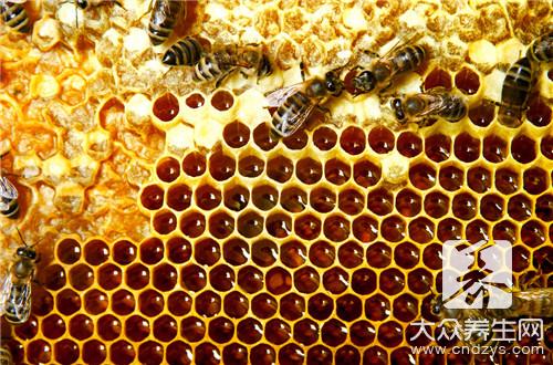 蜂巢蜜和蜂蜜区别是什么