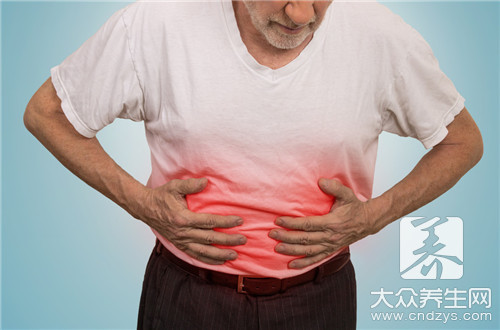 男性腹部右下侧疼痛是什么原因导致的？