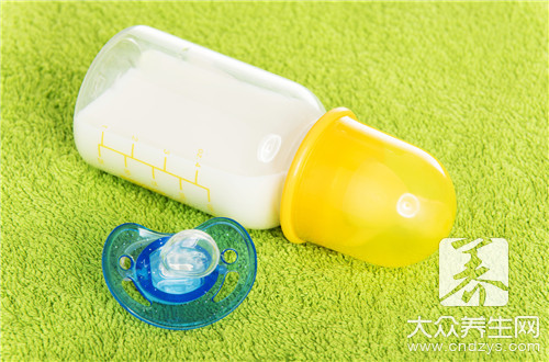 婴儿奶粉与纯牛奶的营养使用价值哪家高些