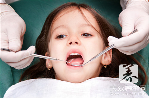 兒童乳牙齲齒圖片