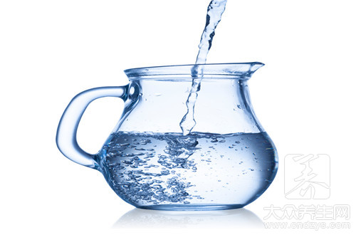 蒸馏水和矿泉水的区别