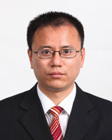 王震